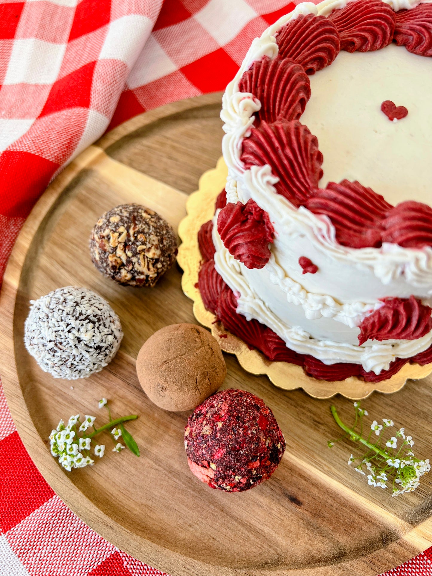 Red Velvet Mini Cake 4"