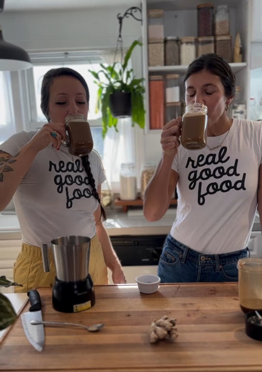 Make a yummy Gingerbread Latte for your Thanksgiving Table!